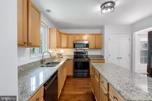 17204 Rosecliff Ct, Round Hill, VA 20141 - Photo 14