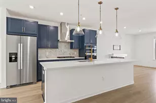 20912 Bluebird Sq, Sterling, VA 20165 - Photo 2