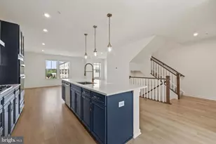 20912 Bluebird Sq, Sterling, VA 20165 - Photo 6