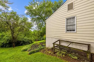 1205 Bradfield Dr SW, Leesburg, VA 20175 - Photo 46
