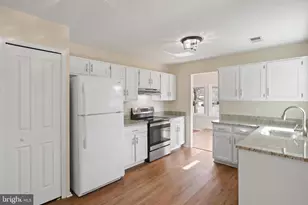 103 Farmington Ln, Sterling, VA 20164 - Photo 20