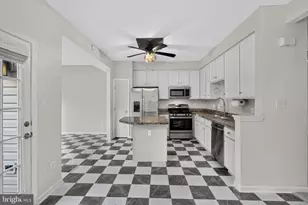 43028 Golf View Dr, Chantilly, VA 20152 - Photo 2