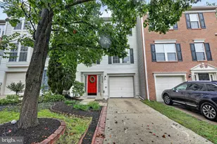 43028 Golf View Dr, Chantilly, VA 20152 - Photo 1