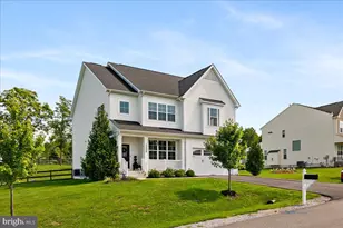 35928 Platinum Dr, Round Hill, VA 20141 - Photo 1