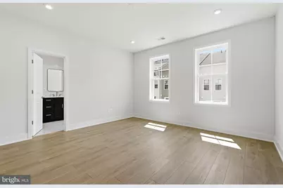 42200 Shining Star Square, Brambleton, VA 20148 - Photo 10