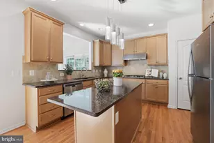 25209 Eisenhower Dr, Chantilly, VA 20152 - Photo 12