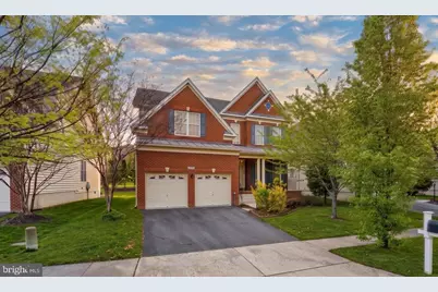 25209 Eisenhower Drive, Chantilly, VA 20152 - Photo 1