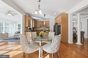 25209 Eisenhower Dr, Chantilly, VA 20152 - Photo 10