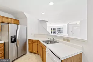 141 N Duke Dr, Sterling, VA 20164 - Photo 28
