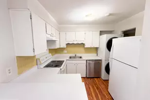 141 N Duke Dr, Sterling, VA 20164 - Photo 2