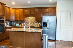 25095 Croxley Green Square, Aldie, VA 20105 - Photo 20