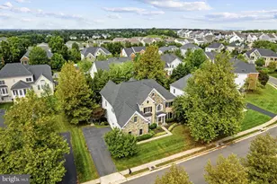 25717 Summerbank Ct, Chantilly, VA 20152 - Photo 4
