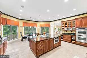 25717 Summerbank Ct, Chantilly, VA 20152 - Photo 36