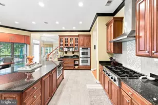 25717 Summerbank Ct, Chantilly, VA 20152 - Photo 38