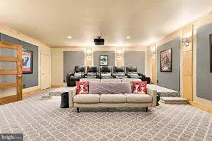25717 Summerbank Ct, Chantilly, VA 20152 - Photo 90