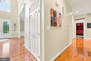 25717 Summerbank Ct, Chantilly, VA 20152 - Photo 32