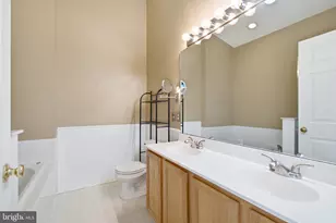 46670 Cavendish Square, Sterling, VA 20165 - Photo 16