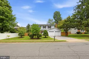 107 Appletree Dr NE, Leesburg, VA 20176 - Photo 2