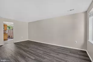 32 Palmer Ct, Sterling, VA 20165 - Photo 4