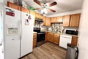 115 E Concord Ct, Sterling, VA 20164 - Photo 8