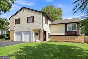 109 Biscayne Ct, Sterling, VA 20164 - Photo 2