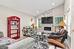 109 Biscayne Ct, Sterling, VA 20164 - Photo 8