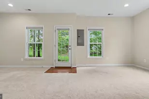 42371 Trellis Square, Brambleton, VA 20148 - Photo 8