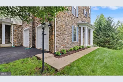 42371 Trellis Square, Brambleton, VA 20148 - Photo 2