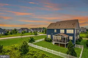 40982 White Clover Ln, Aldie, VA 20105 - Photo 2