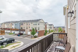 42713 Tunstall Terrace, Ashburn, VA 20147 - Photo 16