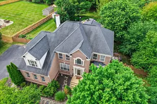 44309 Oldetowne Pl, Ashburn, VA 20147 - Photo 2