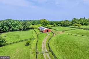 19949 Pleasant Meadow Ln, Purcellville, VA 20132 - Photo 46