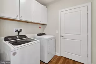 21630 Hawksbill High Cir, Sterling, VA 20164 - Photo 30