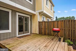 6 Sugarland Square Ct, Sterling, VA 20164 - Photo 28