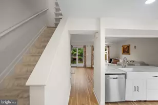 6 Sugarland Square Ct, Sterling, VA 20164 - Photo 10