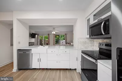 6 Sugarland Square Court, Sterling, VA 20164 - Photo 2