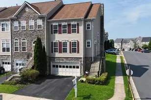 867 Stonefield Square NE, Leesburg, VA 20176 - Photo 2