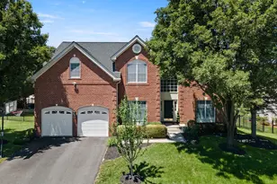 22561 Howardsville Woods Ct, Ashburn, VA 20148 - Photo 2