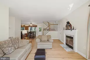 20896 Fowlers Mill Cir, Ashburn, VA 20147 - Photo 10