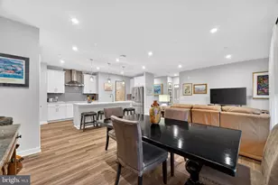 21630 Hawksbill High Cir, Sterling, VA 20164 - Photo 16