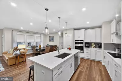 21630 Hawksbill High Circle #204, Sterling, VA 20164 - Photo 2