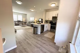 23052 Fontwell Square, Sterling, VA 20166 - Photo 14