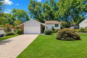 113 Newbury Pl, Sterling, VA 20164 - Photo 2