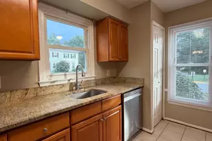 1003 Marsden Ct, Sterling, VA 20164 - Photo 4