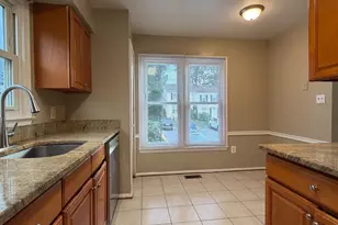 1003 Marsden Ct, Sterling, VA 20164 - Photo 6