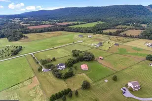 12051 Mountain Watch Ct, Lovettsville, VA 20180 - Photo 2