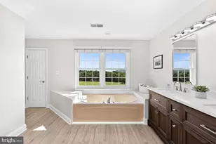 12179 Enfield Ln, Lovettsville, VA 20180 - Photo 32