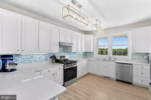 12179 Enfield Ln, Lovettsville, VA 20180 - Photo 16