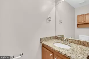 908 Smartts Ln NE, Leesburg, VA 20176 - Photo 8