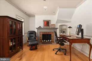 222 W Market Street W, Leesburg, VA 20176 - Photo 2